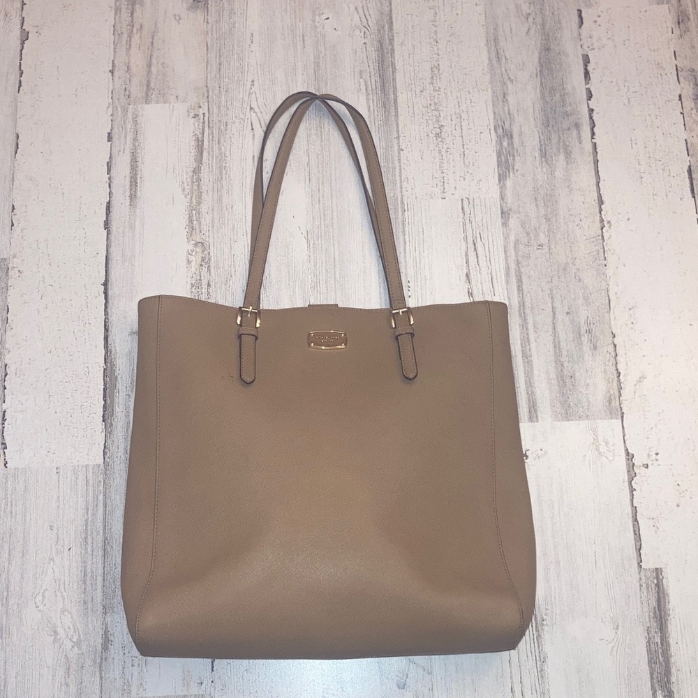 100% Authentic Micheal Kors JET Set XL Tote / Carry all - Picture 4 of 15